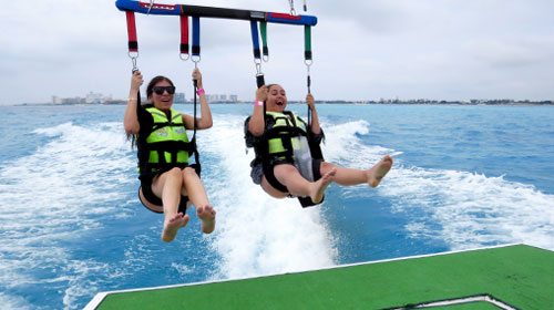 Take off and land of your Cancun Parasailing
